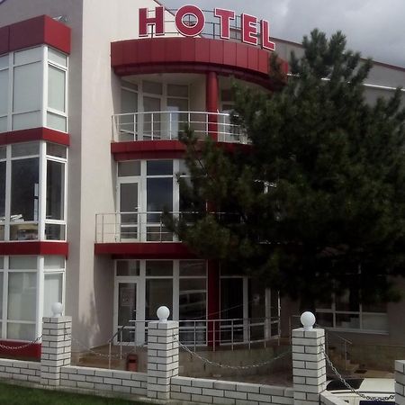Hotel Paulina Falesti Exteriér fotografie