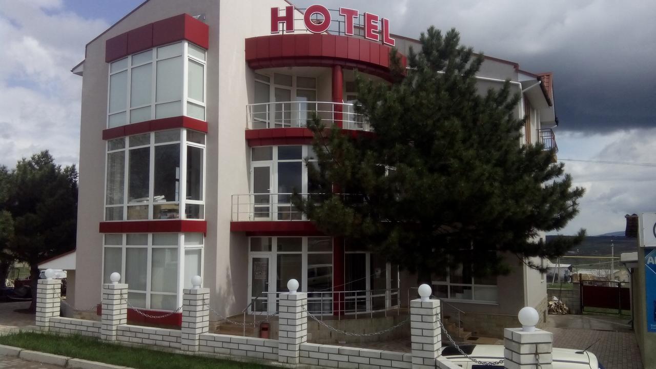 Hotel Paulina Falesti Exteriér fotografie